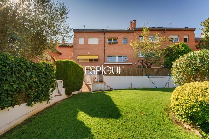 Foto 7e780a77-a777-4745-99d1-1165fc01213d. Casa adossada amb calefacció aparcament piscina a Sant Cugat del Vallès