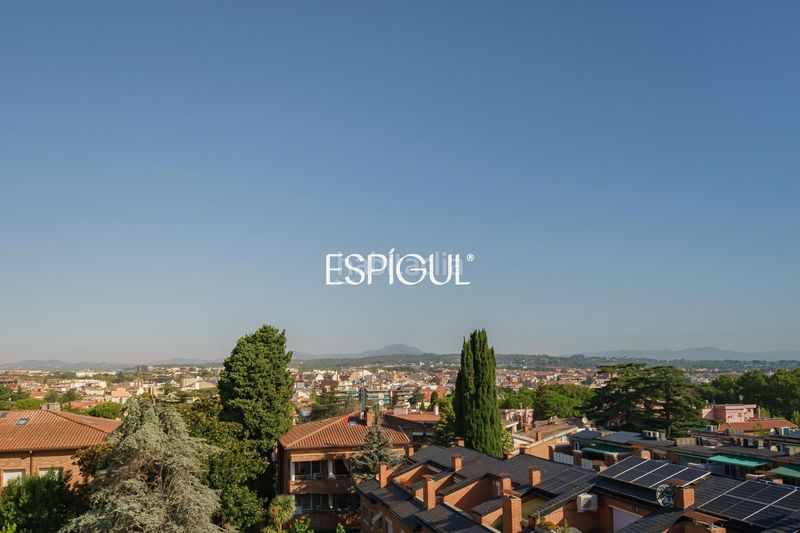 Foto af6affab-91d7-4573-9d99-327ceee6c5b8. Casa adossada amb calefacció aparcament piscina a Sant Cugat del Vallès