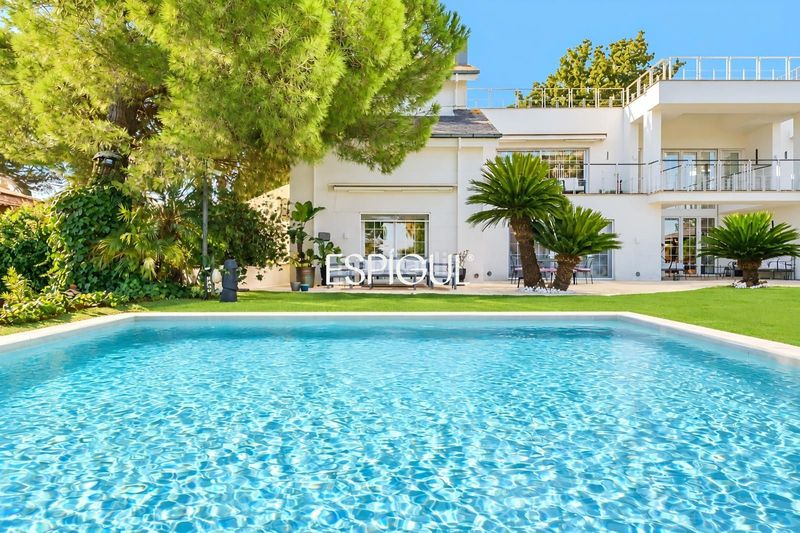 Foto 1b0f0e42-6613-4e80-b63e-3094513876a7. Casa amb calefacció aparcament piscina a Valldoreix Sant Cugat del Vallès