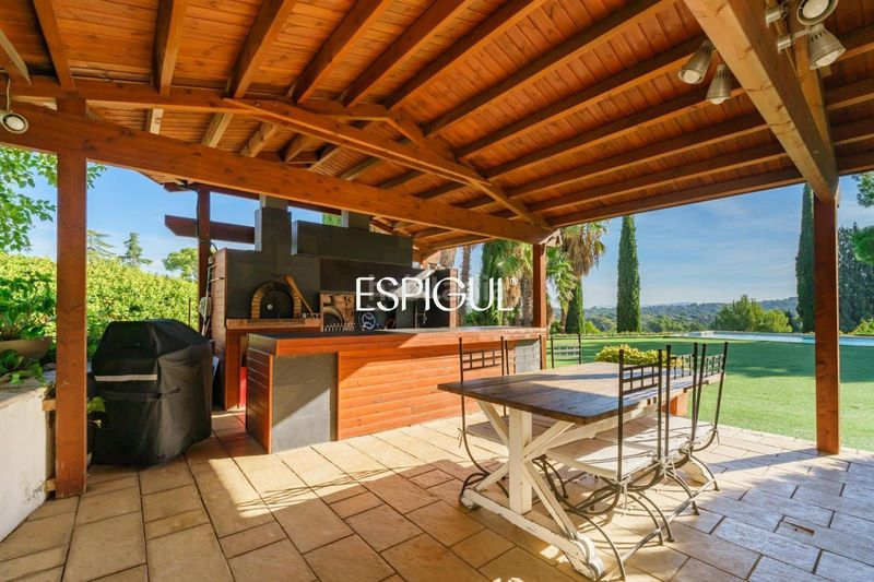 Foto 362ba0c3-d6fc-4d93-817c-ed5265025e09. Casa amb calefacció aparcament piscina a Valldoreix Sant Cugat del Vallès