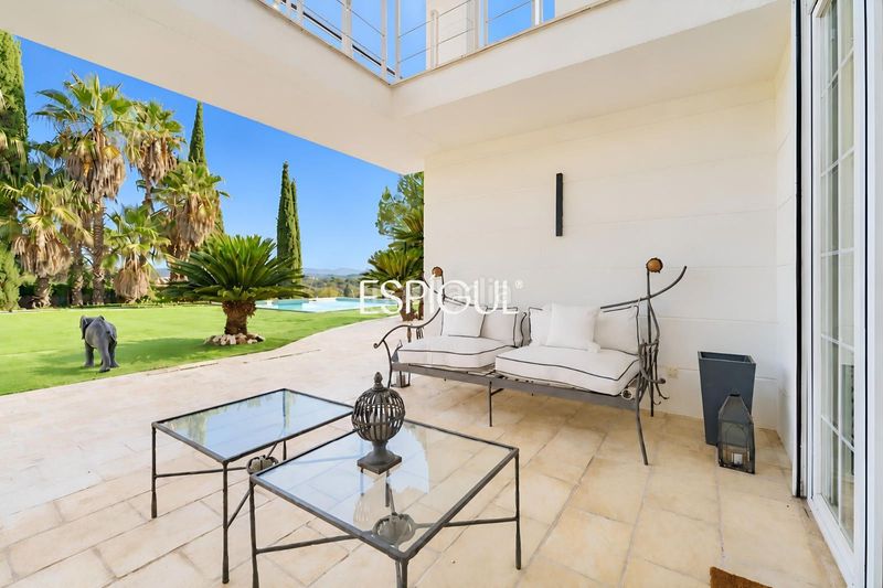 Foto 8df3f905-c340-4c6d-ba0e-991ff1c159c2. Casa amb calefacció aparcament piscina a Valldoreix Sant Cugat del Vallès