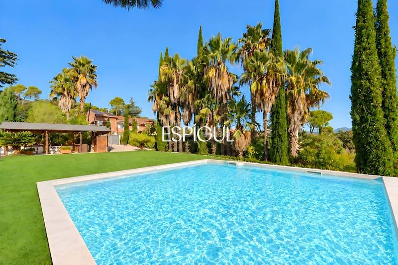Foto ad456d36-7648-4117-b18b-0c401e60ba81. Casa amb calefacció aparcament piscina a Valldoreix Sant Cugat del Vallès