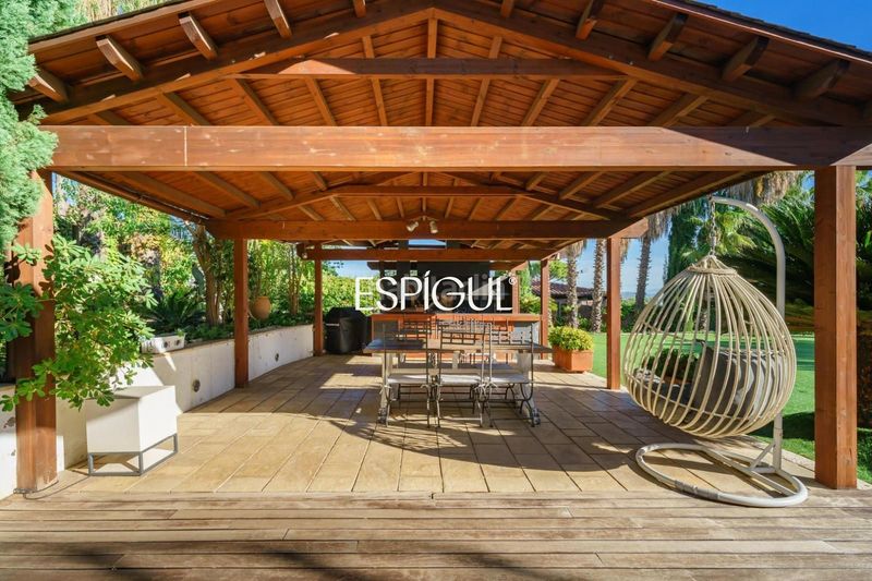 Foto c3d82737-8ff4-4633-afc6-26eb16e438b3. Casa amb calefacció aparcament piscina a Valldoreix Sant Cugat del Vallès