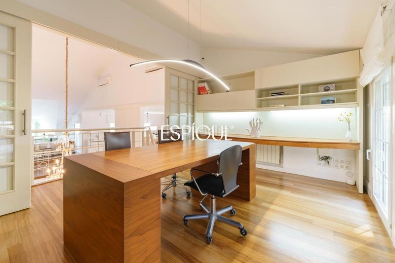 Foto c8e7c964-2eee-4119-abad-81a015dbbad8. Casa amb calefacció aparcament piscina a Valldoreix Sant Cugat del Vallès