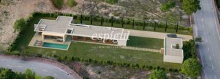 Casa a Sant Esteve Sesrovires. Villa de obra nueva en venta en el golf masía bach en una sola p