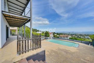 Maison  Regasol. Casa de diseo con vistas panormicas, piscina y jardn en can r