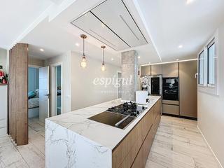 Appartement  Maria vidal. Piso reformado con terraza, vistas al mar, piscina y plaza de ga