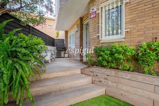 Casa a schiera in Arxiu. Casa pareada en venta en arxiu al lado estación