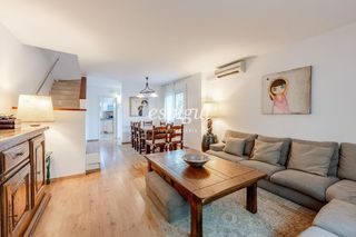 Casa adosada en Arxiu. Casa pareada en venta en arxiu al lado estación