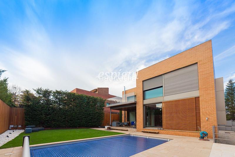 Foto 94776592-0d7d-469a-b2ea-9ce982cbb029. House with parking pool in Arxiu Sant Cugat del Vallès