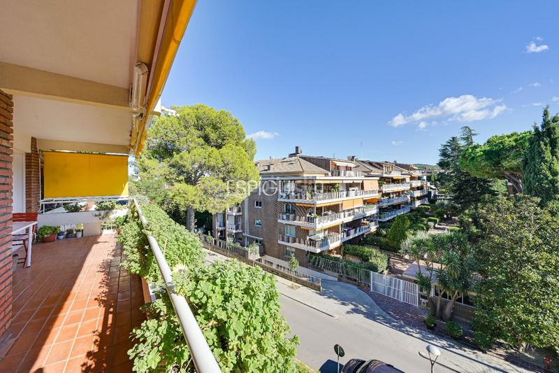 Foto f8049c89-1fa1-4671-b93c-e03496452274. Dúplex amb calefacció aparcament a Eixample Sant Cugat del Vallès