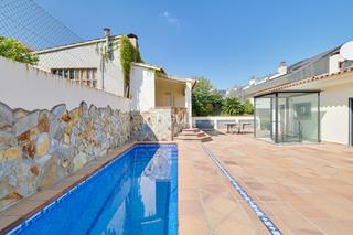 Maison  Estape. Casa a  reformar en venta