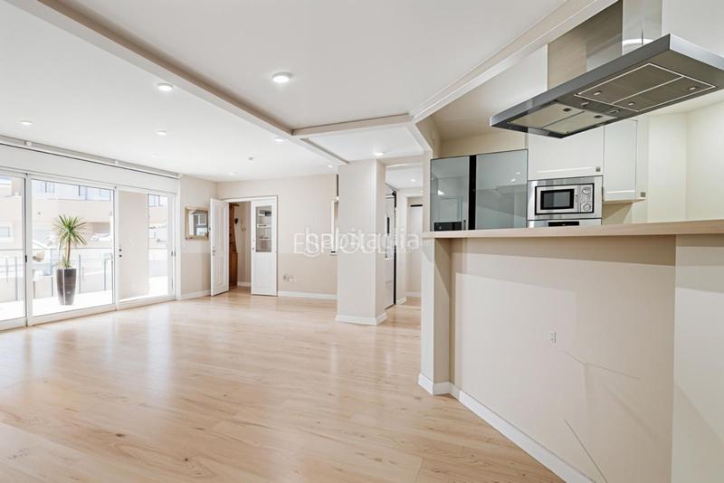 Foto 15626b30-c2c2-4d6b-a09e-21a1fe58a980. Etagenwohnung mit heizung in Parc Central Sant Cugat del Vallès