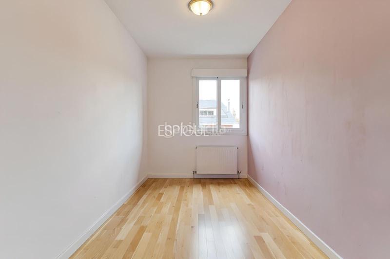 Foto 0f6a4169-3bbc-4318-a6df-57b54ce652f5. Casa adossada amb calefacció aparcament piscina a Sant Cugat del Vallès