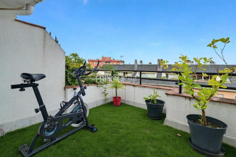 Foto a1632105-ca92-4cb4-945d-fad06950cd56. Casa adossada amb calefacció aparcament piscina a Sant Cugat del Vallès