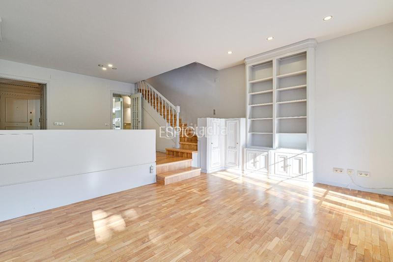 Foto 0282c567-08a6-4664-80be-6a68431ef973. Casa adossada amb calefacció aparcament a Eixample Sant Cugat del Vallès