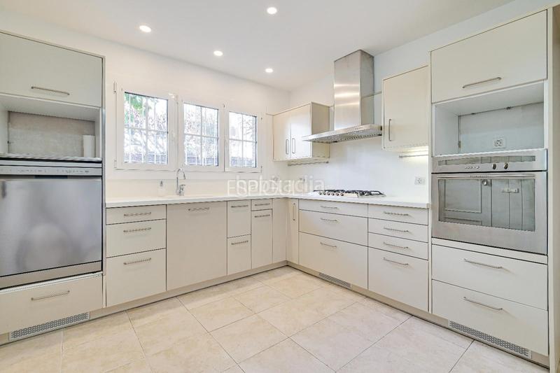 Foto 0ed35a2f-3e30-4ba7-a514-753fd4da5dd2. Casa adossada amb calefacció aparcament a Eixample Sant Cugat del Vallès