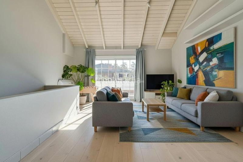 Foto 32cc79cd-c37c-4f2a-97ac-63e7866f4cb0. Casa adossada amb calefacció aparcament a Eixample Sant Cugat del Vallès