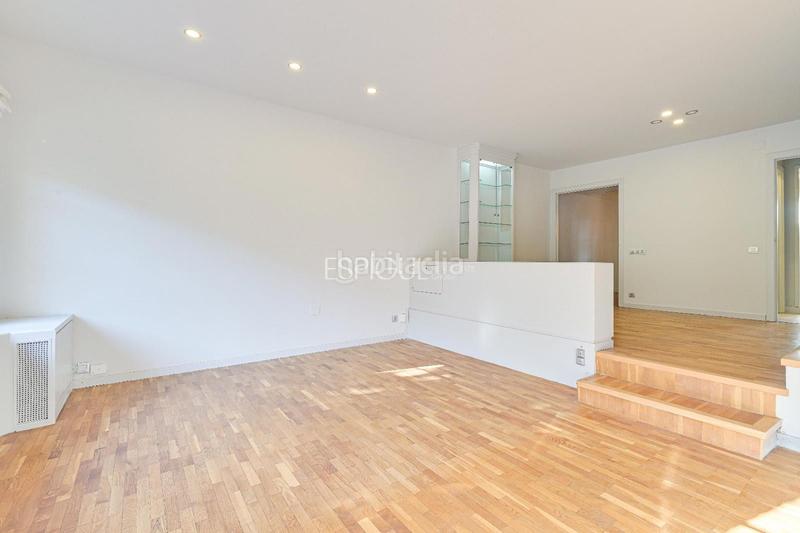 Foto 417a3a78-9447-42a7-882d-35e63dea0d7d. Casa adossada amb calefacció aparcament a Eixample Sant Cugat del Vallès