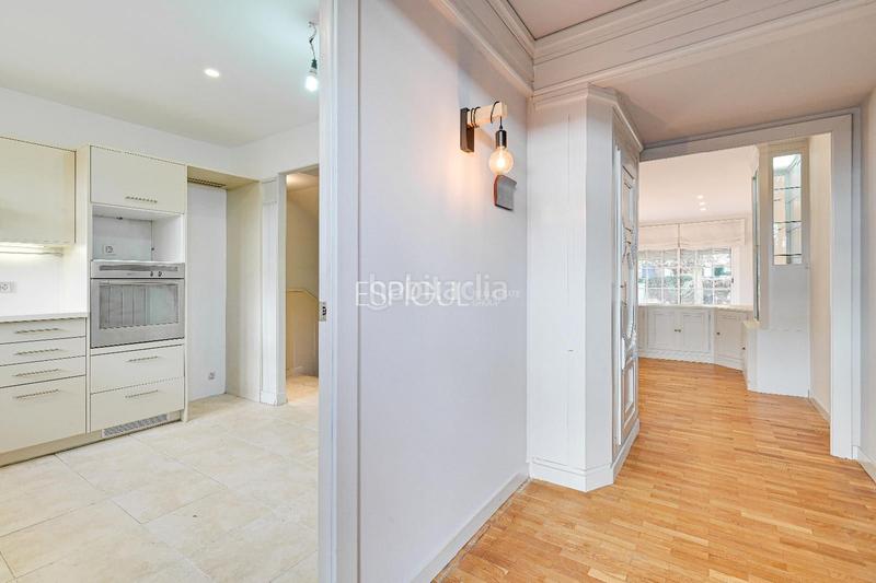 Foto 7b8c1c9f-4c25-46d7-b4b6-a50a2fa936f9. Casa adossada amb calefacció aparcament a Eixample Sant Cugat del Vallès