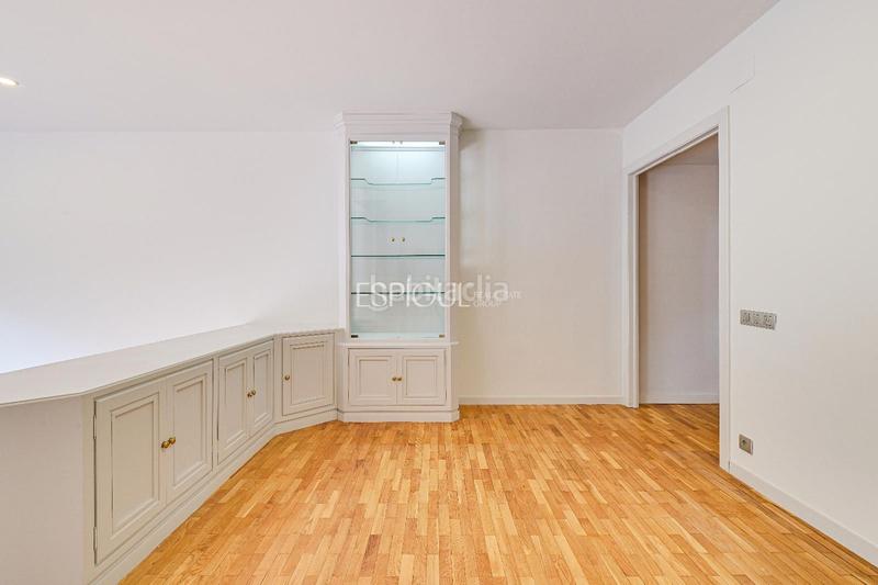 Foto 8ff123fc-48f8-4dff-b5a0-0d5bb0c63ed6. Casa adossada amb calefacció aparcament a Eixample Sant Cugat del Vallès