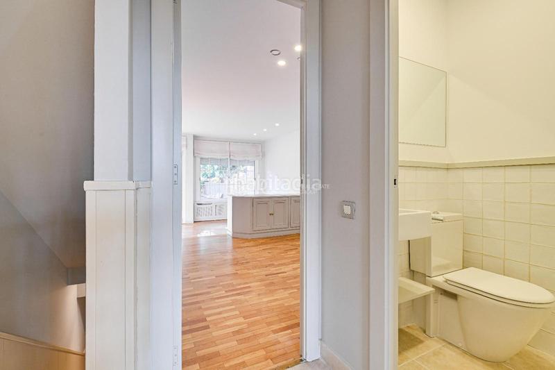 Foto ab217ec3-cbc7-484a-a774-8f8012651af8. Casa adossada amb calefacció aparcament a Eixample Sant Cugat del Vallès