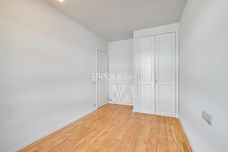 Foto ab33ff01-47c6-40dc-abcf-d14df79e20e5. Casa adossada amb calefacció aparcament a Eixample Sant Cugat del Vallès