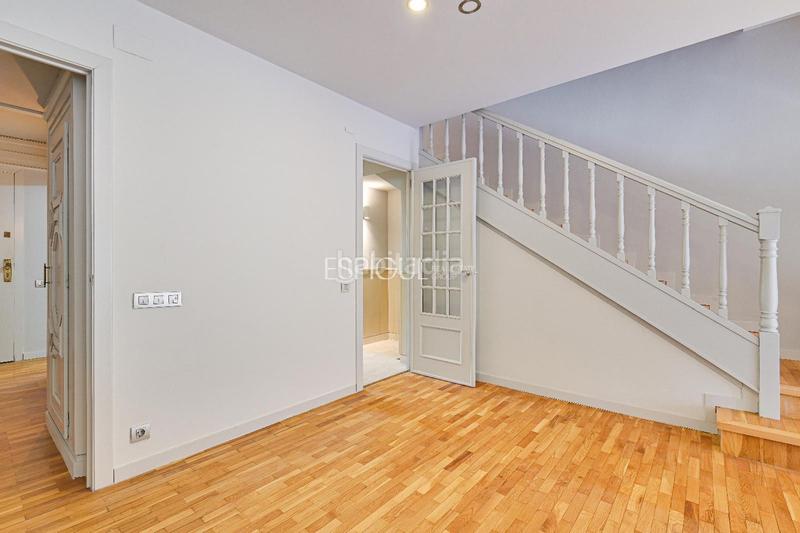 Foto ac6a1d23-fa37-4349-a8cd-73f8704d0263. Casa adossada amb calefacció aparcament a Eixample Sant Cugat del Vallès