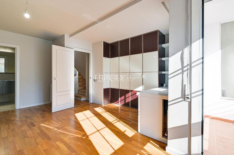 Foto b5f1fe10-d414-4648-b57e-57997711f88b. Casa adossada amb calefacció aparcament a Eixample Sant Cugat del Vallès