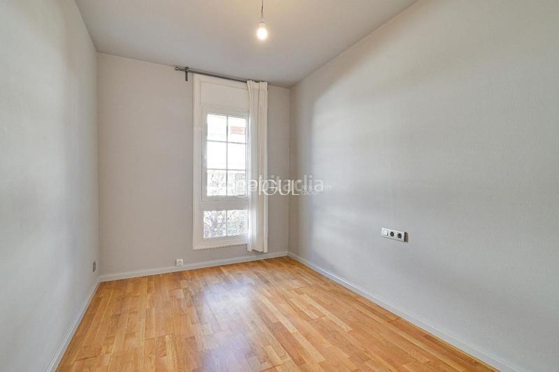 Foto daea9cd9-94f8-4065-9650-7e1f6a346d11. Casa adossada amb calefacció aparcament a Eixample Sant Cugat del Vallès