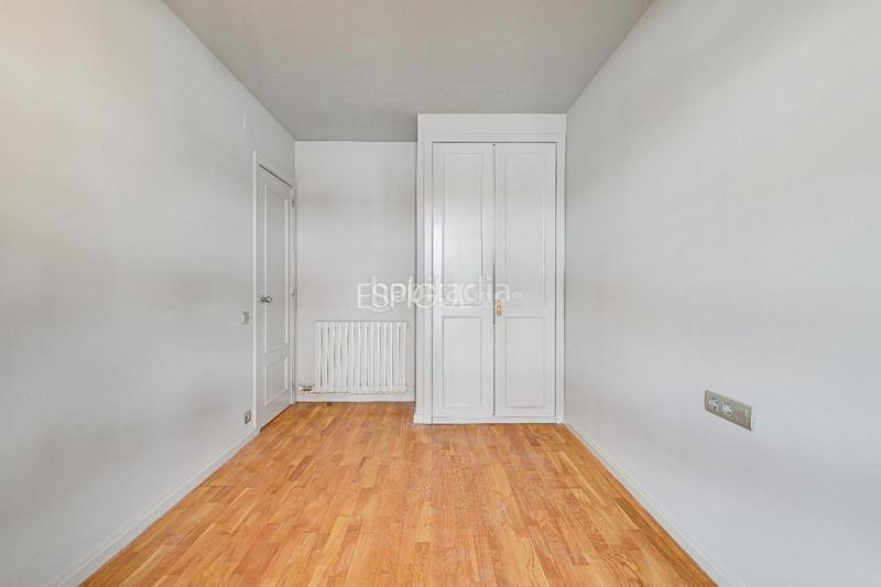 Foto ff5fc310-4377-4778-bd29-0faa993e45b2. Casa adossada amb calefacció aparcament a Eixample Sant Cugat del Vallès