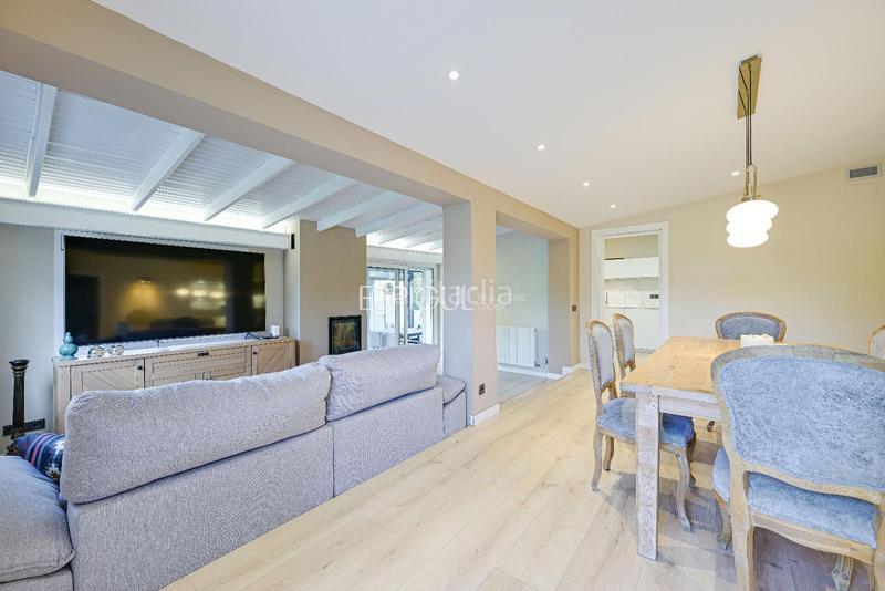 Foto 2bea7fd3-ae11-4261-8e01-a59cc117078f. Casa con riscaldamento parcheggio piscina in Mira-sol Sant Cugat del Vallès