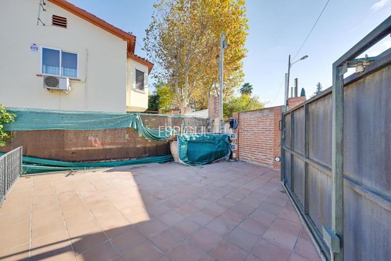 Foto c402ae4d-f806-4c44-abb3-12746d618034. Casa con riscaldamento parcheggio piscina in Mira-sol Sant Cugat del Vallès