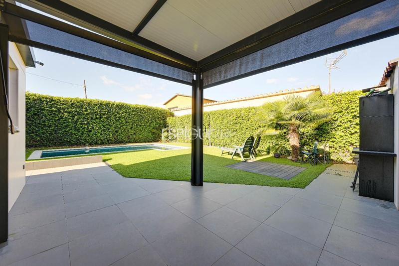 Foto d38c8286-9b5a-4388-a433-441474fac04d. Casa con riscaldamento parcheggio piscina in Mira-sol Sant Cugat del Vallès