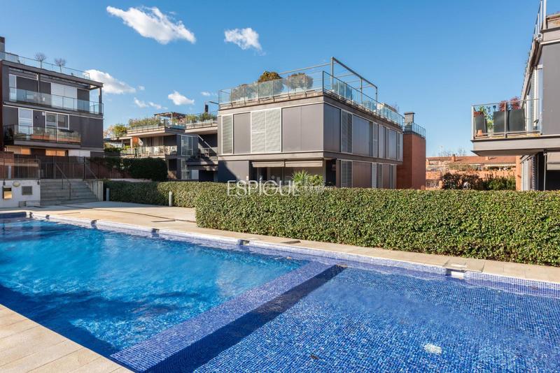 Foto 1a31fca8-78ff-4815-815a-6d055997b51c. Pis amb calefacció aparcament piscina a Arxiu Sant Cugat del Vallès