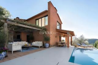 Haus  De la serra dels brucs. Casa en venta con vistas panorámicas en cavall bernat, matadeper