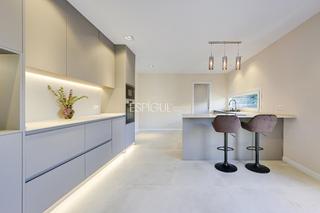 Casa  Tossal. Chalet independiente con piscina en valldoreix