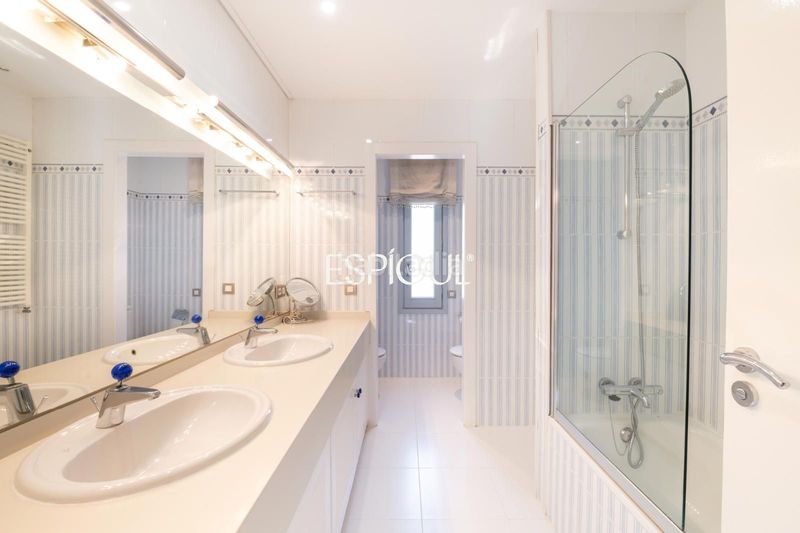 Foto 22771ab0-5e04-451c-a4d4-b2694be432a9. Casa amb calefacció piscina a Golf-Can Trabal Sant Cugat del Vallès