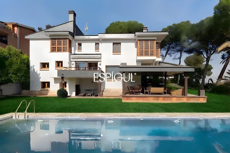 Foto 22af5dd6-ee4b-427c-a311-3202f1a956f5. Casa amb calefacció piscina a Golf-Can Trabal Sant Cugat del Vallès