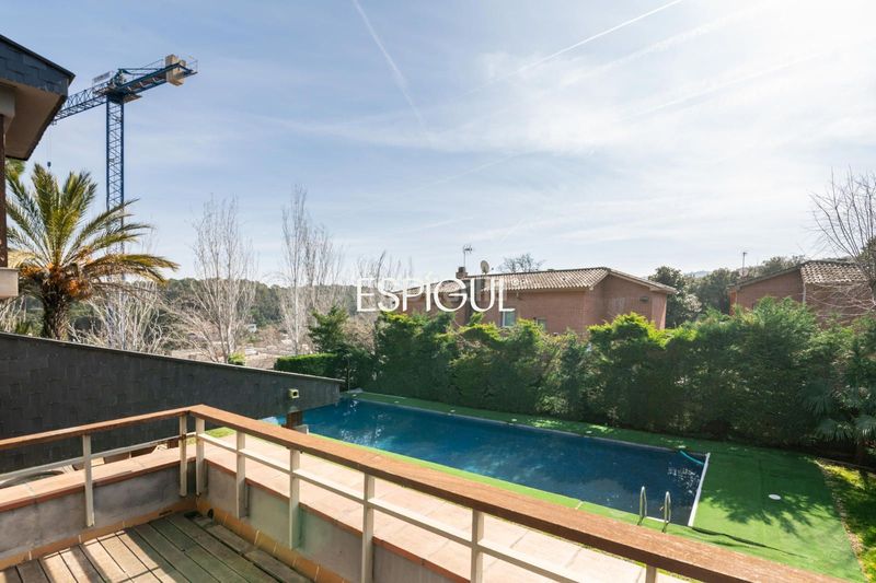 Foto 4ee67e55-1c59-4a86-bf68-96e906ed4401. Casa amb calefacció piscina a Golf-Can Trabal Sant Cugat del Vallès
