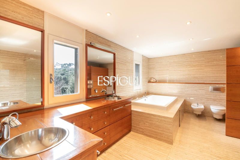 Foto 7d576abb-6931-4328-9287-a2eb9e19f9ae. Casa amb calefacció piscina a Golf-Can Trabal Sant Cugat del Vallès