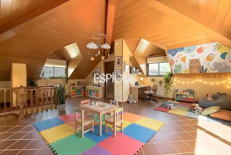 Foto 5029572d-5569-446b-99fc-779b5ae73ad2. Casa amb calefacció aparcament piscina a Golf-Can Trabal Sant Cugat del Vallès