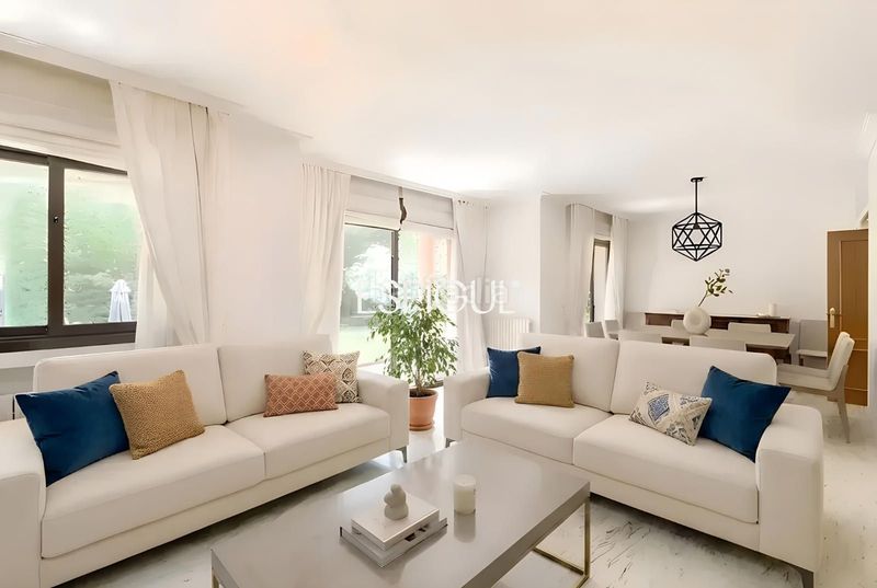 Foto ed285c62-6b94-4d27-b041-83534e5f8d09. Casa amb calefacció aparcament piscina a Golf-Can Trabal Sant Cugat del Vallès