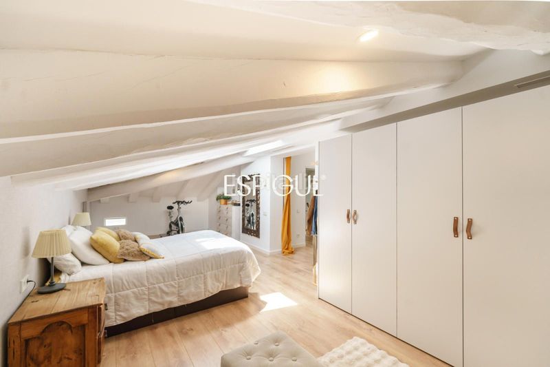 Foto 29d17f5c-0692-4721-a8d8-243397cec027. Duplex avec chauffage dans Centre Sabadell