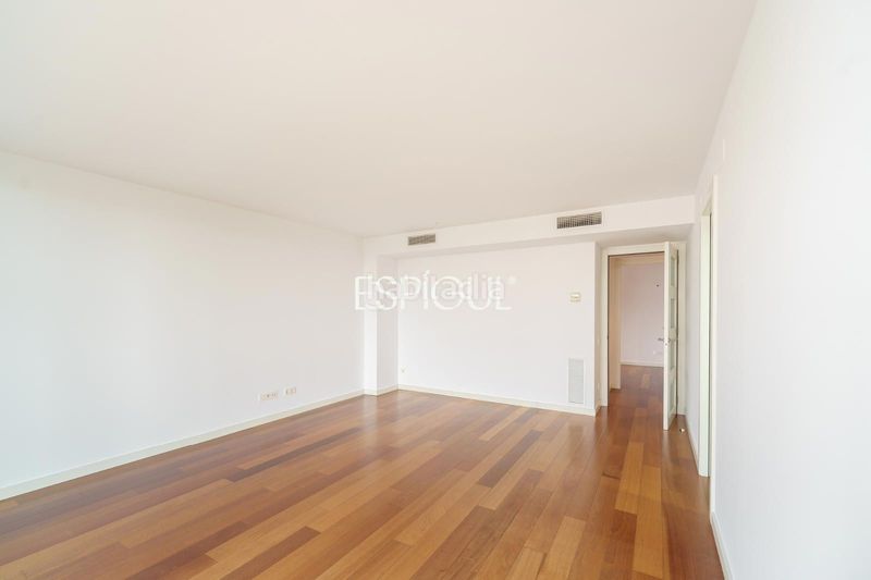 Foto ee128434-c303-41e1-bd11-c505f9ebef3b. Pis amb calefacció aparcament piscina a Volpelleres Sant Cugat del Vallès