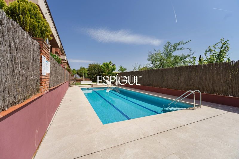 Foto baa31610-bdd1-49a6-803d-fe4f5c4ecfe4. Pis amb calefacció aparcament piscina a Colomer Sant Cugat del Vallès