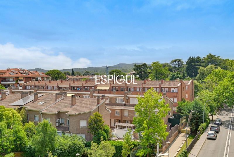Foto ca5e1f04-7739-481a-a4e0-90be44721d3b. Pis amb calefacció a Centre - Estació Sant Cugat del Vallès