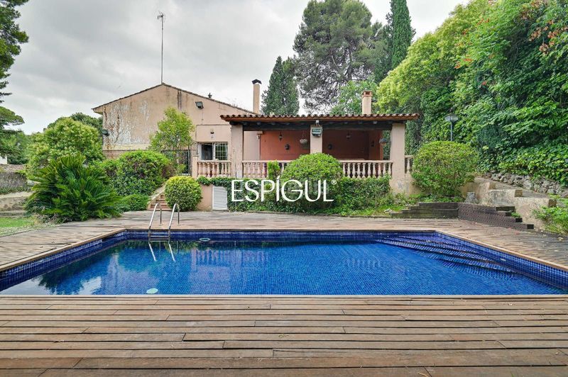 Foto 981af7c2-1498-402e-ac6f-bdae7805d6b5. Casa amb calefacció aparcament piscina terrassa a Bellaterra