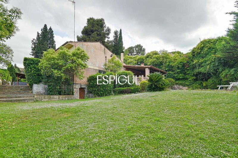 Foto a49a98ab-f9ff-492d-ad2b-2a7155b0e78e. Casa amb calefacció aparcament piscina terrassa a Bellaterra