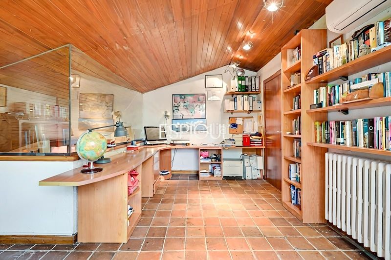 Foto ad330e31-1110-47e9-8388-5fa674d78d01. Casa amb calefacció aparcament piscina terrassa a Bellaterra